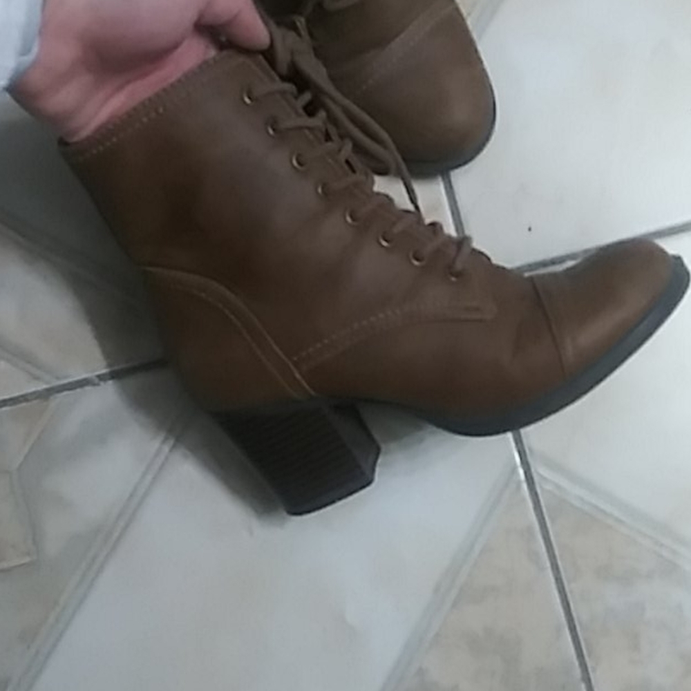 Boots - Picture 3 of 4